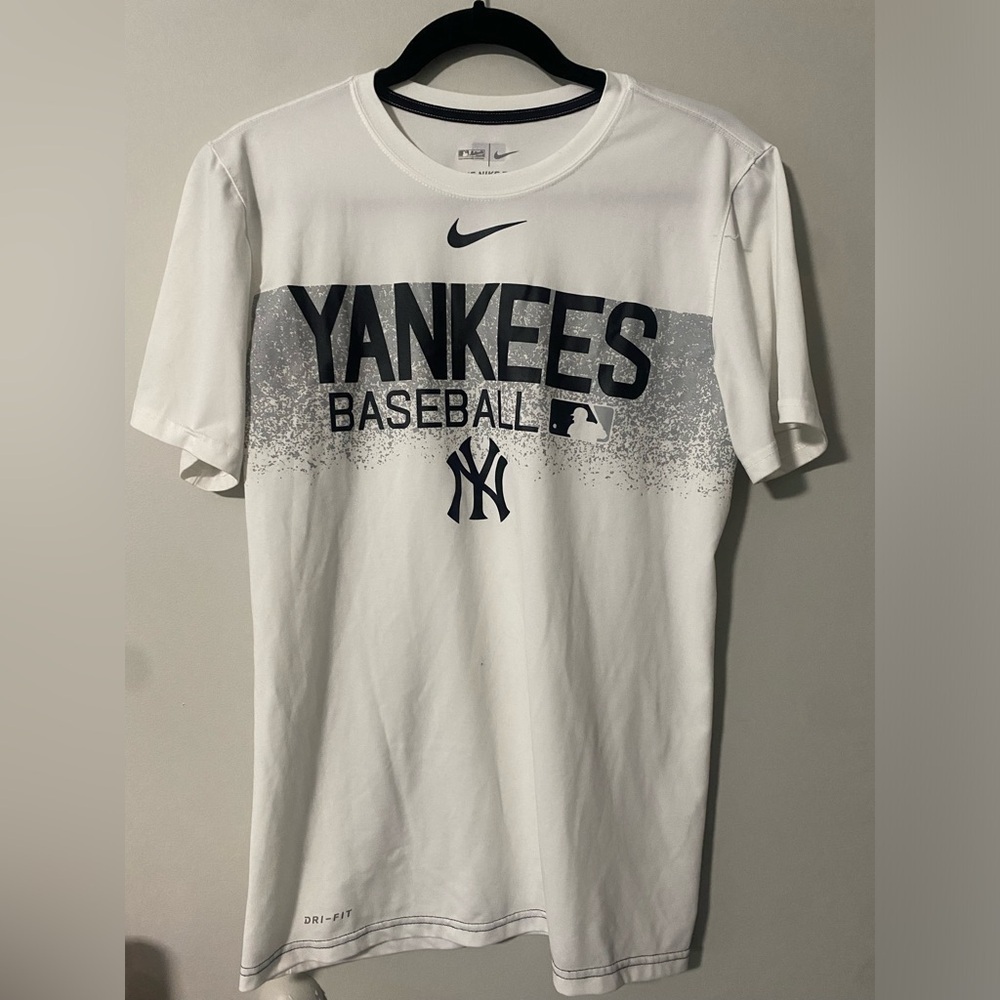 Mens Nike Dri-Fit New York Yankees Tshirt